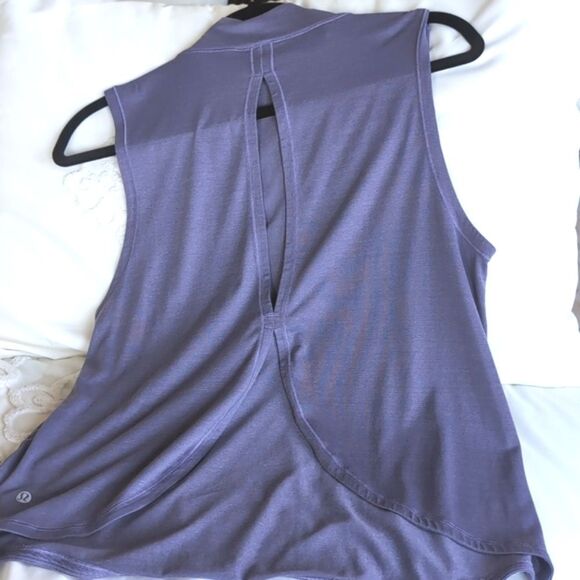 Lululemon Size 6 Women Twist & Reach Mock Neck Tank In Heather Viola NWOT - Picture 8 of 10